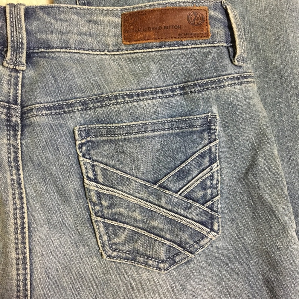 NWOT Buffalo David Bitton Gallia flare jeans